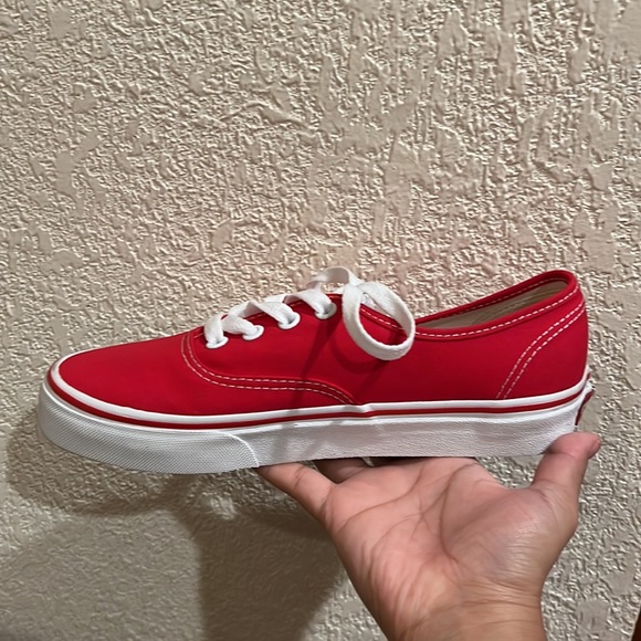 Vans authentic in red. Size US Women 6.5 - Picture 3 of 3
